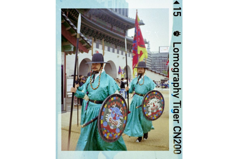 Lomography Lomomatic 110 菲林相機連閃光燈－Zebra Crossing 版本 hp110zw