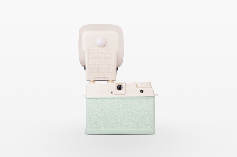 Lomography Lomourette 半格菲林相機-Picnic 版 HF572PICNIC Lomography Lomourette 半格菲林相機-Picnic 版 HF572PICNIC