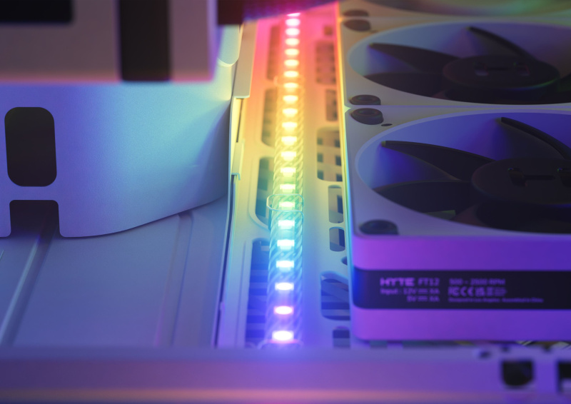 Hyte LS30 qRGB Light Strips Digital Immersion Lighting ( with NP50 )