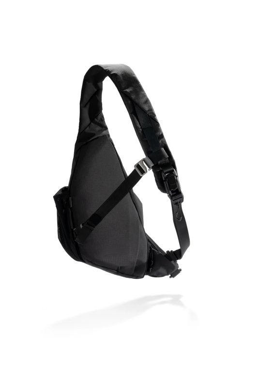 NIID Radiant II Ultra-Slim Tech Sling Bag