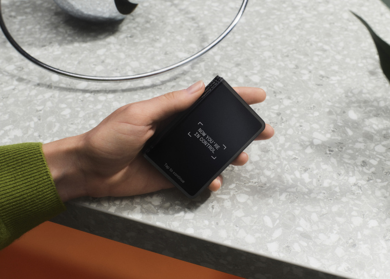 Ledger Stax ™ 加密貨幣硬體冷錢包 附帶恢復鑰匙及保護殻 香港現貨 - Ooosh Tech Lab Ledger Stax ™ 加密貨幣硬體冷錢包 附帶恢復鑰匙及保護殻 香港現貨 - Ooosh Tech Lab