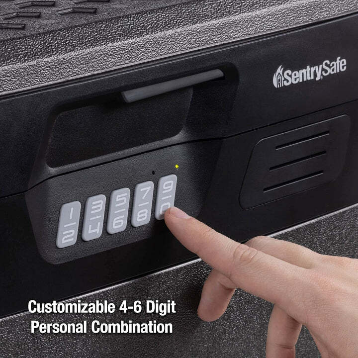 【免運費】SentrySafe FHW40300 善衛防水電子密碼鎖便攜保險箱【原裝行貨】 【免運費】SentrySafe FHW40300 善衛防水電子密碼鎖便攜保險箱【原裝行貨】