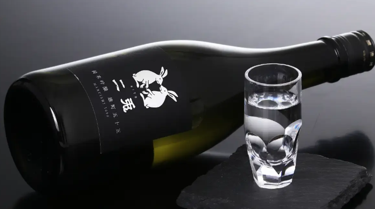 二兎 純米吟醸 雄町 五十五 720ml (門市現金優惠價減$ 10) 二兎 純米吟醸 雄町 五十五 720ml (門市現金優惠價減$ 10)