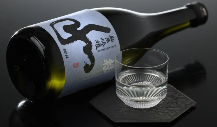 蓬莱泉 純米吟醸 和 720ml  (門市現金優惠價減$ 10)