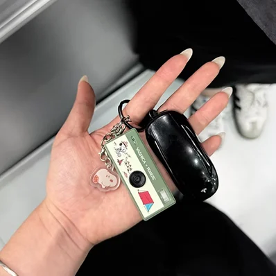 Yashica x Peanuts Funtastic Keychain Camera (Snoopy's Summit) 迷你數碼相機 YAS-FASMNC-P1