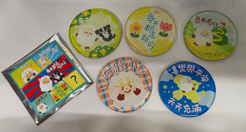 「芥菜種 x 樂菓子」MNVBI001 盲袋-壓克力冰箱貼 5.8*5.8CM 系列（隨機出貨, 不可揀選 , 共六款，其中一款為特別款）