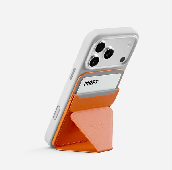 MOFT Find My MagSafe Wallet Stand
