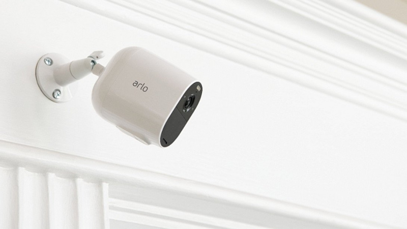 Arlo Essential Spotlight WiFi全高清充電網絡攝影機 (VMC2030)
