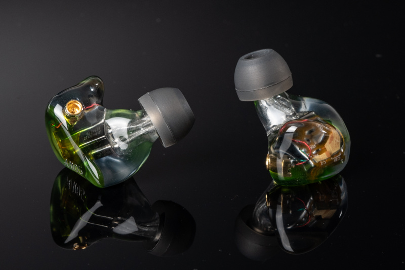 iBasso AM05 五單元動鐵耳機 [2色]