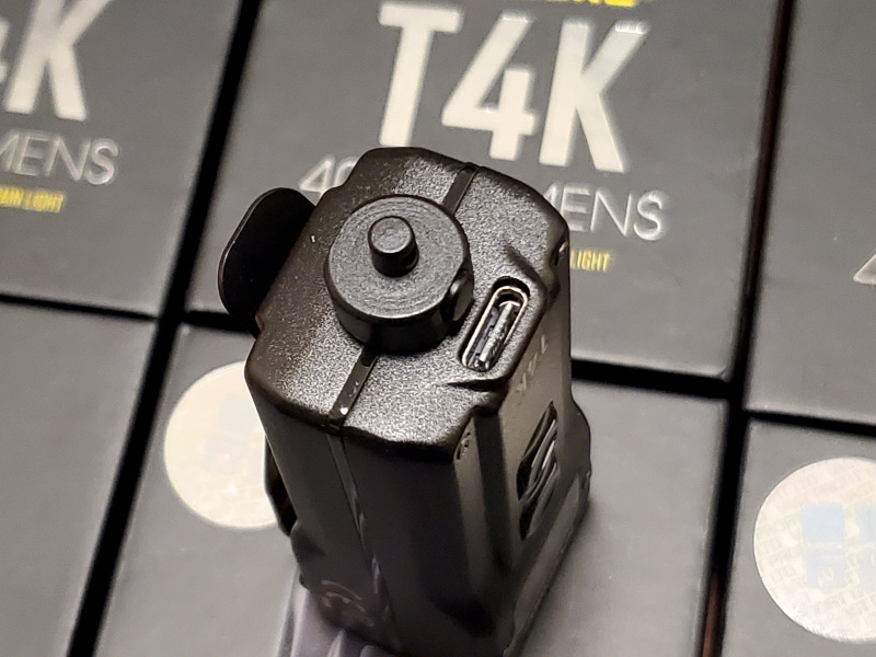 Nitecore T4K Type-C 充電 電筒 匙扣燈
