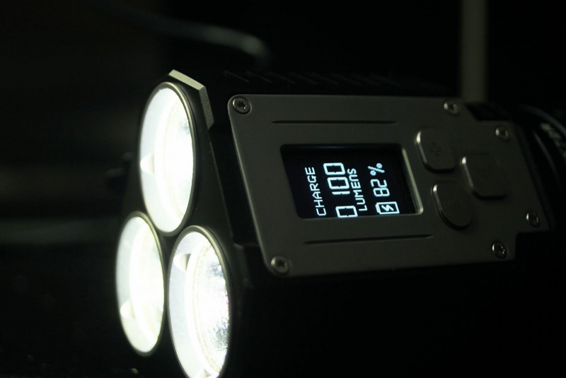 Fenix TK72R 9000lm OLED顯示USB充電電筒