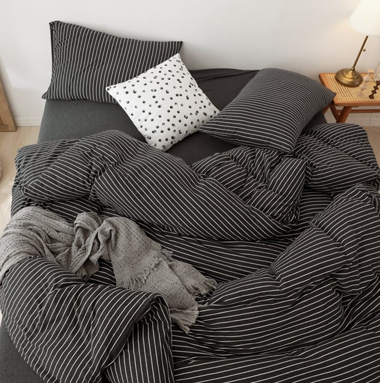 日系純棉橫紋床品套裝（床單+被套+枕頭袋X2）[黑色]