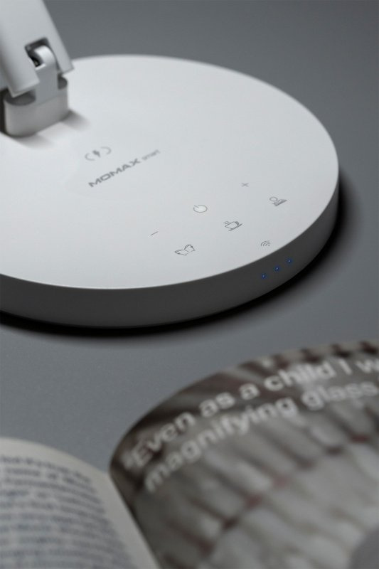 MOMAX Bright IoT檯燈連無線充電