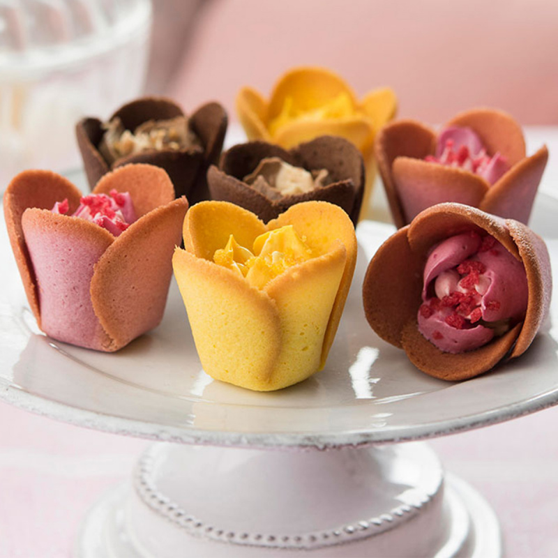 日本Tokyo Tulip Rose 鬱金香曲奇及野玫瑰蛋糕餡餅 花束形禮盒 (1盒8件)【市集世界 - 日本市集】