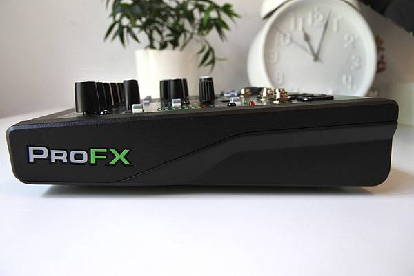 【全港免運費】Mackie ProFX6v3 6-CH Effects Mixer W/USB 直播 實況 混音器 介面 內建效果