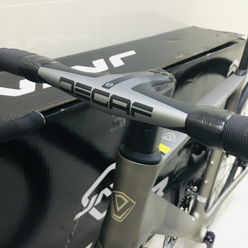 Java J Air Fuoco Carbon fiber Road Bike and wheels shimano 105 22 speeds integrated carbon handle bar 隱藏線碳纖手把碳纖公路車