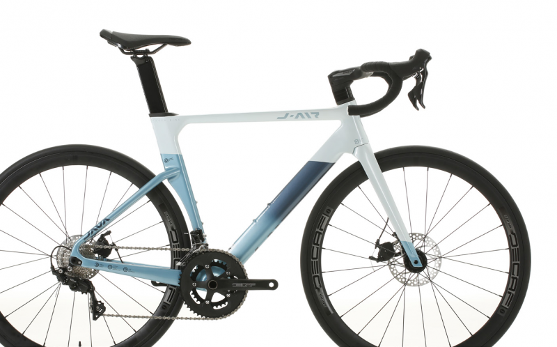 JAVA J AIRエアロロードフル内装UCIシマノ105 チタンカラー海外購入 Java J Air Fuoco Carbon fiber Road Bike and wheels shimano 105 22
