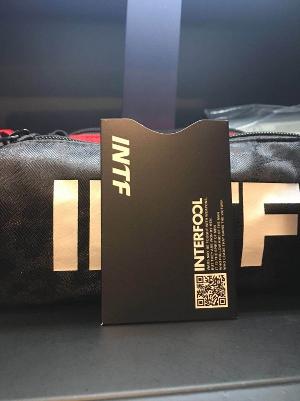 國際潮流品牌 INTERFOOL 香港區域限量版防盜卡套 （RFID Blocking Sleeve）  ​​​​​​​
