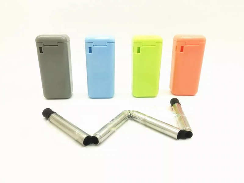 折疊式不鏽鋼吸管 附送一個收納盒，外出攜帶更方便