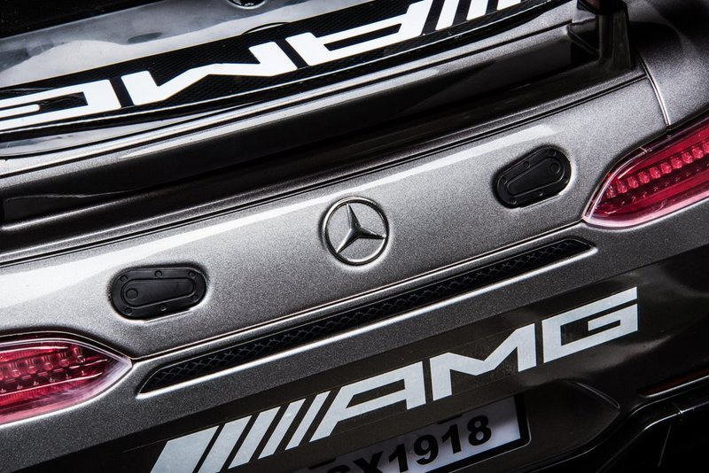 Mercedes-Benz AMG GT4 兒童電動車 [3色]