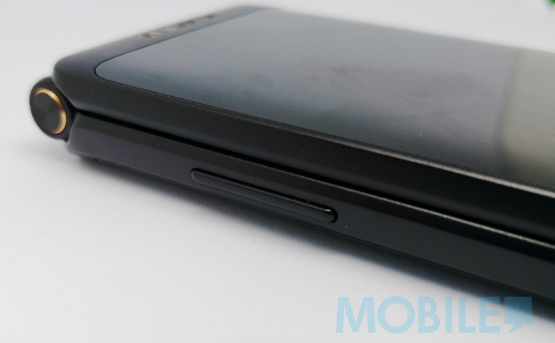 Android 系统 + 经典摺机外型?港版 Galaxy Folder 2 测评