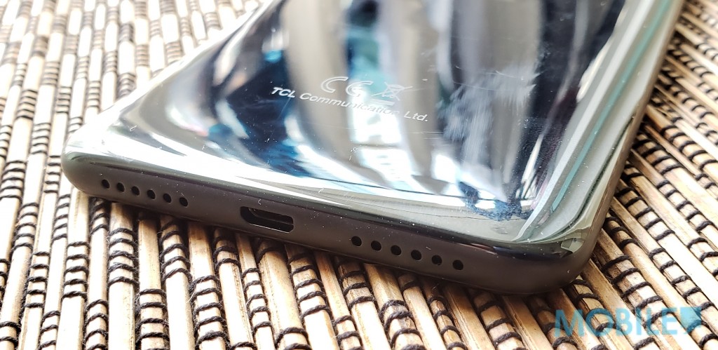 $1,699 有齐浏海全面屏、NFC 及 Google lens