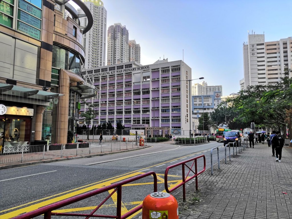 港版 Honor 10 上手:平玩 Kirin 970 处理器!