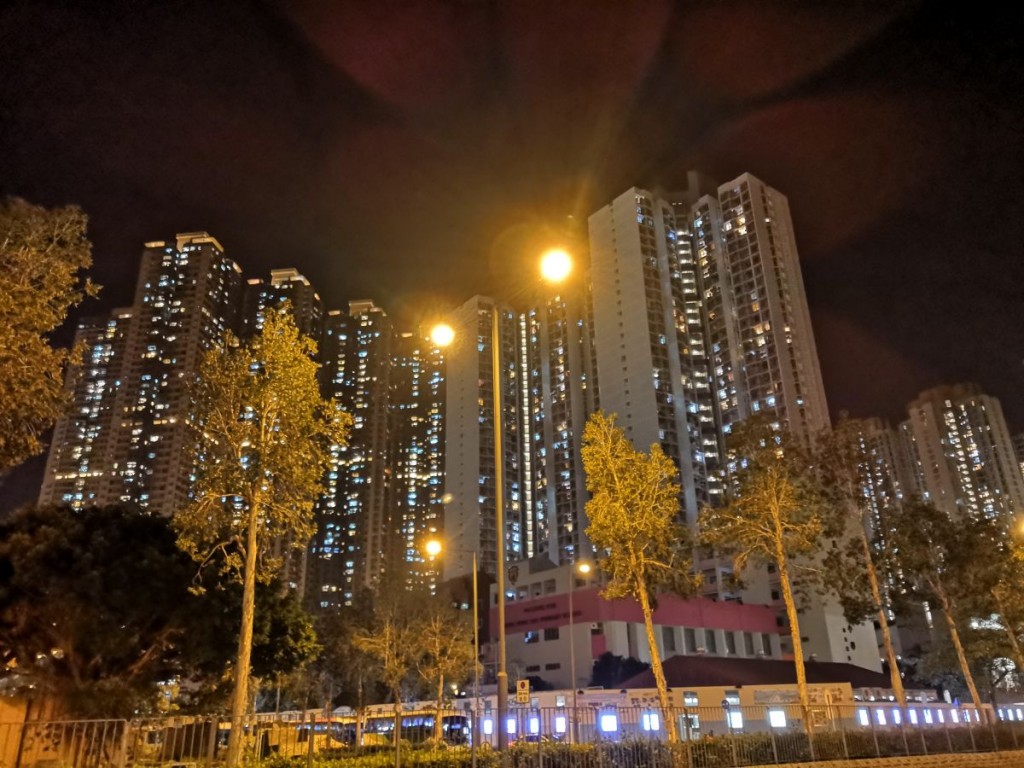 港版 Honor 10 上手:平玩 Kirin 970 处理器!