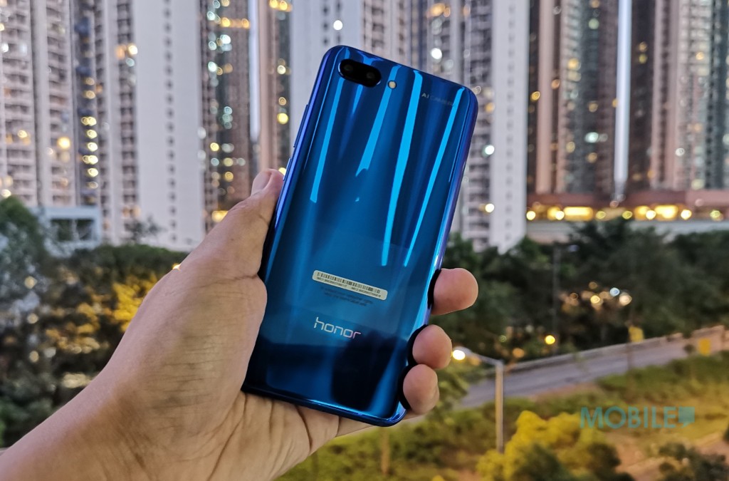 港版 Honor 10 上手:平玩 Kirin 970 处理器!