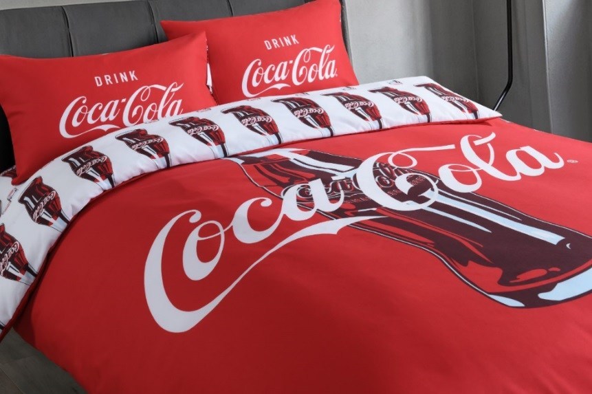 Casablanca 聯乘 Coca-Cola 經典別注寢具系列