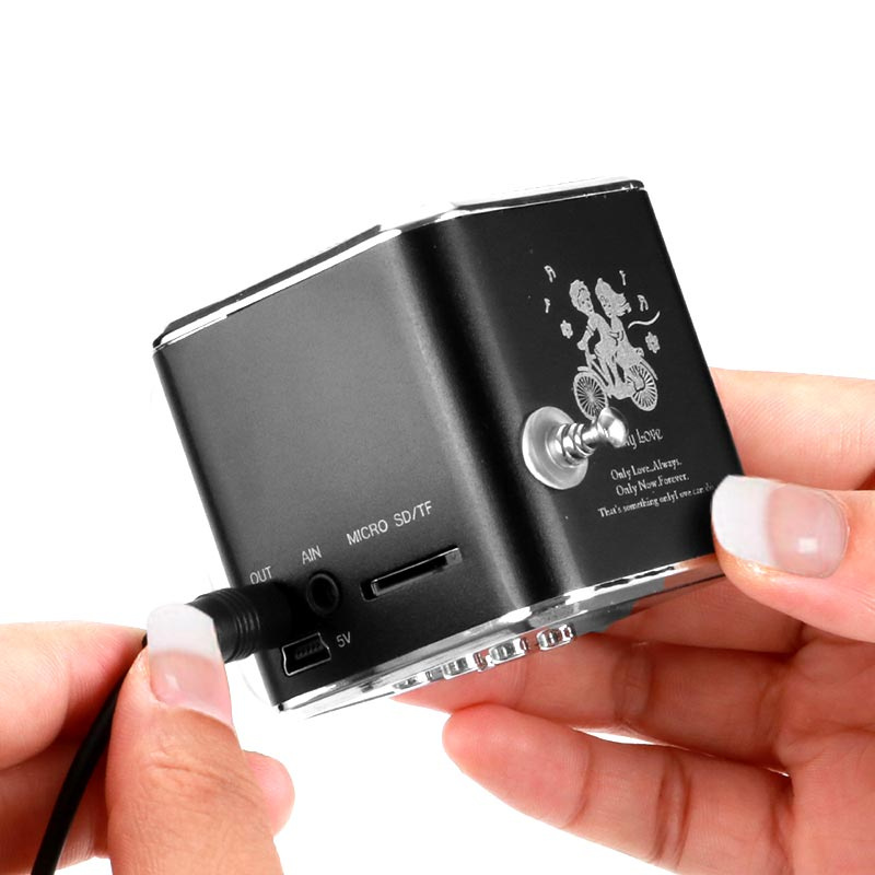 帶 Micro SD   USB   TF 藍牙接收器的便攜式 FM 收音機 MP3 音樂播放器 內置 LINE IN 音頻接口 揚聲器 LCD 立體聲