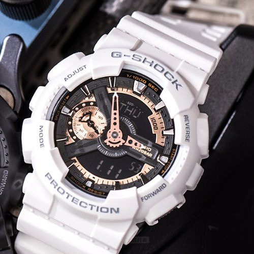 Casio G-Shock雙顯手錶 (白色) [GA-110RG-7A]