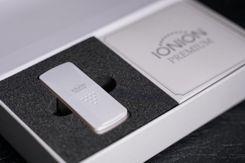 IONION Premium 超輕量隨身空氣清淨機 [黑色 / 白色] 門市特價$599