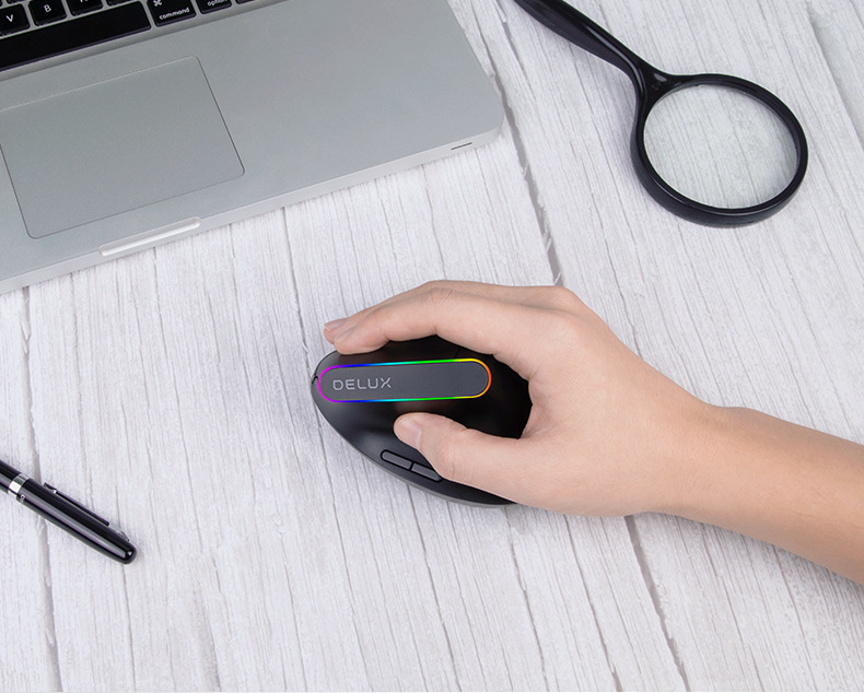 Delux多彩 RGB垂直2.4G無線Mouse 人體工學手握直鼠標 - 景天數碼有限公司