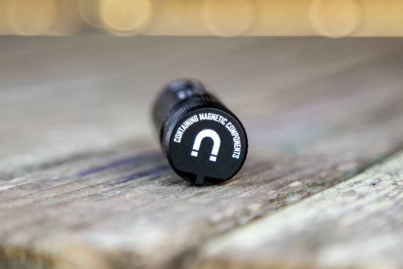 Nitecore LA10 LED 磁吸 唇膏燈 電筒 AA