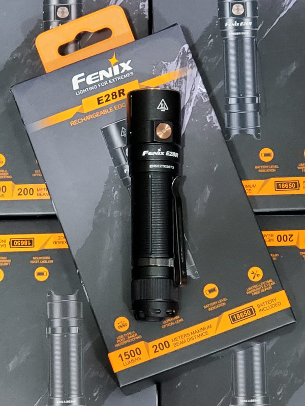 Fenix E28R 1500lm USB-C 18650充電 電筒