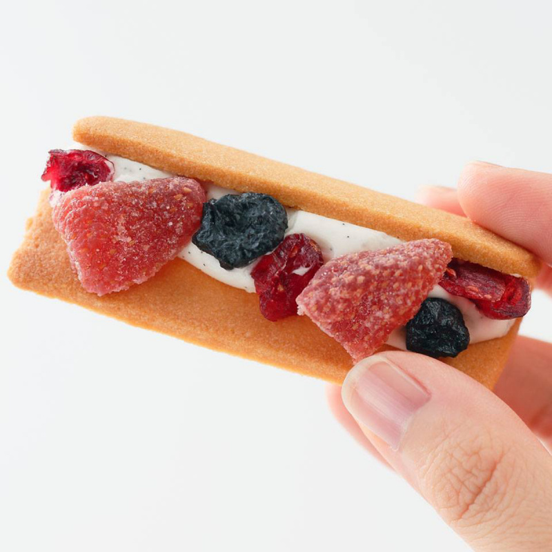 日本C3 甜點工藝店 草莓藍莓紅莓 白朱古力忌廉 曲奇酥餅禮盒 (1盒5件)【市集世界 - 日本市集】