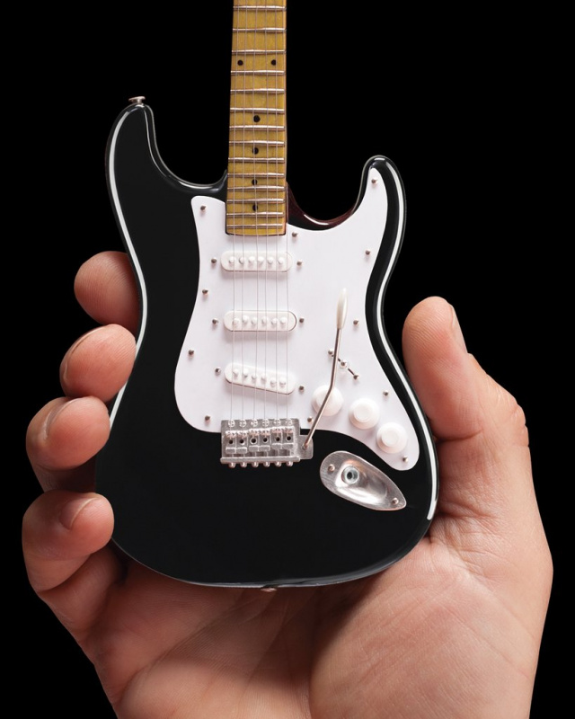 Axe Heaven FS-002 Classic Black Fender™ Strat™ 迷你結他複製擺設