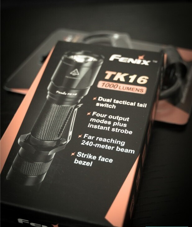 Fenix TK16 Cree LED 戰術 18650 電筒