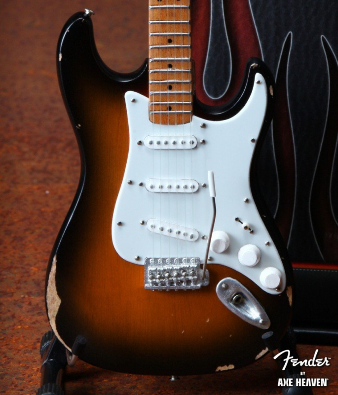 Axe Heaven FS-012 Fender™ Stratocaster Road Worn 迷你結他複製擺設