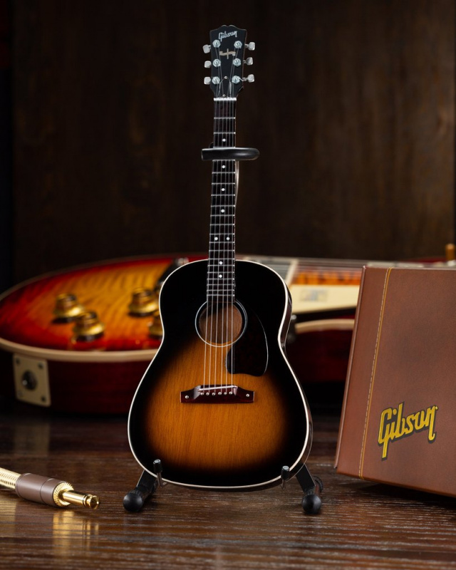 Gibson GG630  Vintage Sunburst J-45 結他複製擺設