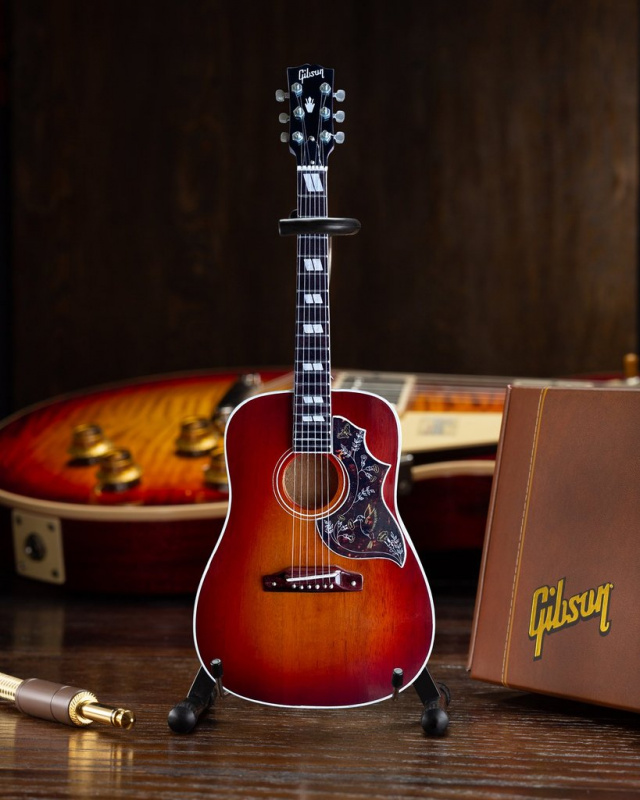 Gibson GG631  Hummingbird Vintage Cherry 結他複製擺設