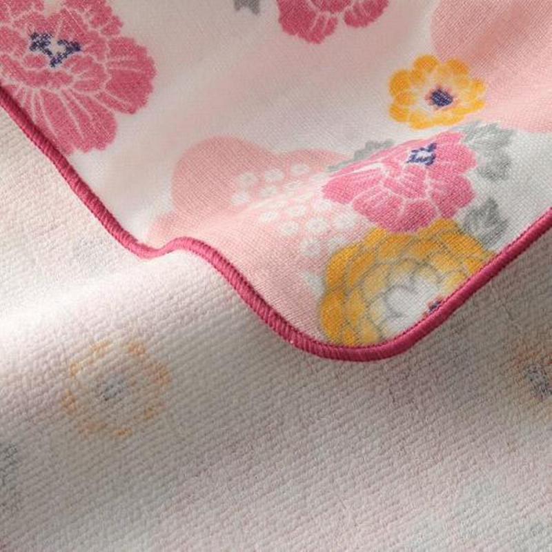 日本Js 和服美 日本製 白粉紅雲底橙紅花小方巾 (992)【市集世界 - 日本市集】
