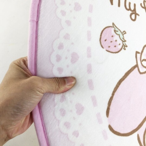 日本 Sanrio Hello Kitty 蘋果形 可愛防滑地毯
