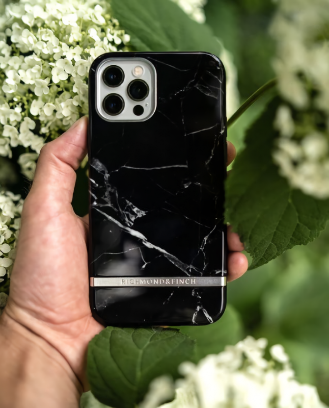 Richmond & Finch iPhone 13 Pro Case銀黑理石 BLACK MARBLE - SILVER DETAILS (47034)