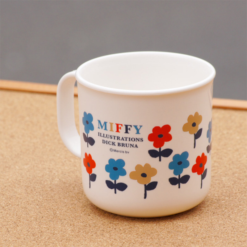 日版Miffy Miffy抱熊仔 白色 日本製 抗菌 有耳杯 200ml (681)【市集世界 - 日本市集】