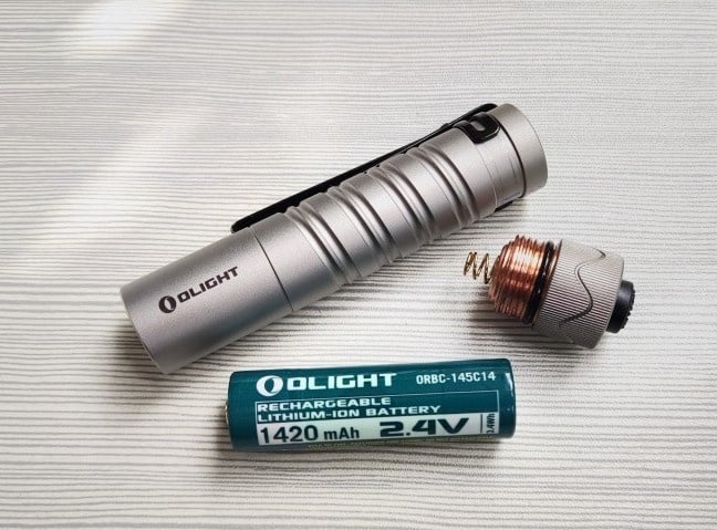 Olight i5R Ti EOS 350lm 64米 EDC  鈦金屬 電筒 連TypeC充電電池