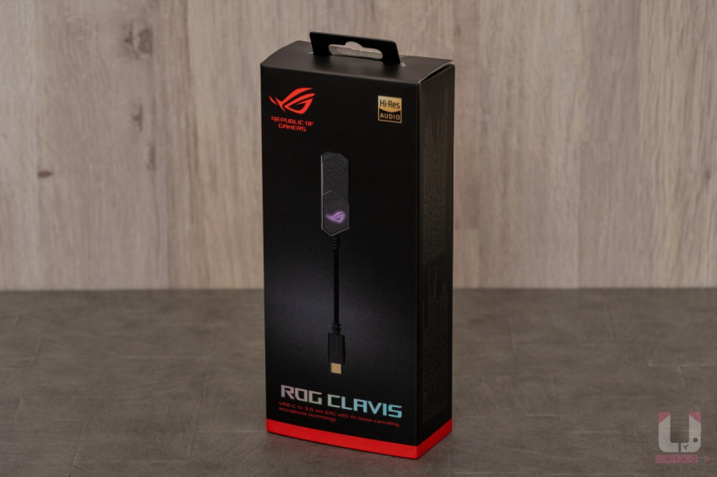 ROG Clavis 外接式 USB-C 轉 3.5 mm 耳機擴音機