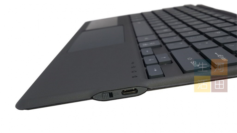 副廠代用Microsoft Surface pro8 平板電腦藍牙鍵盤保護套[帶觸摸板和筆槽] (黑色)