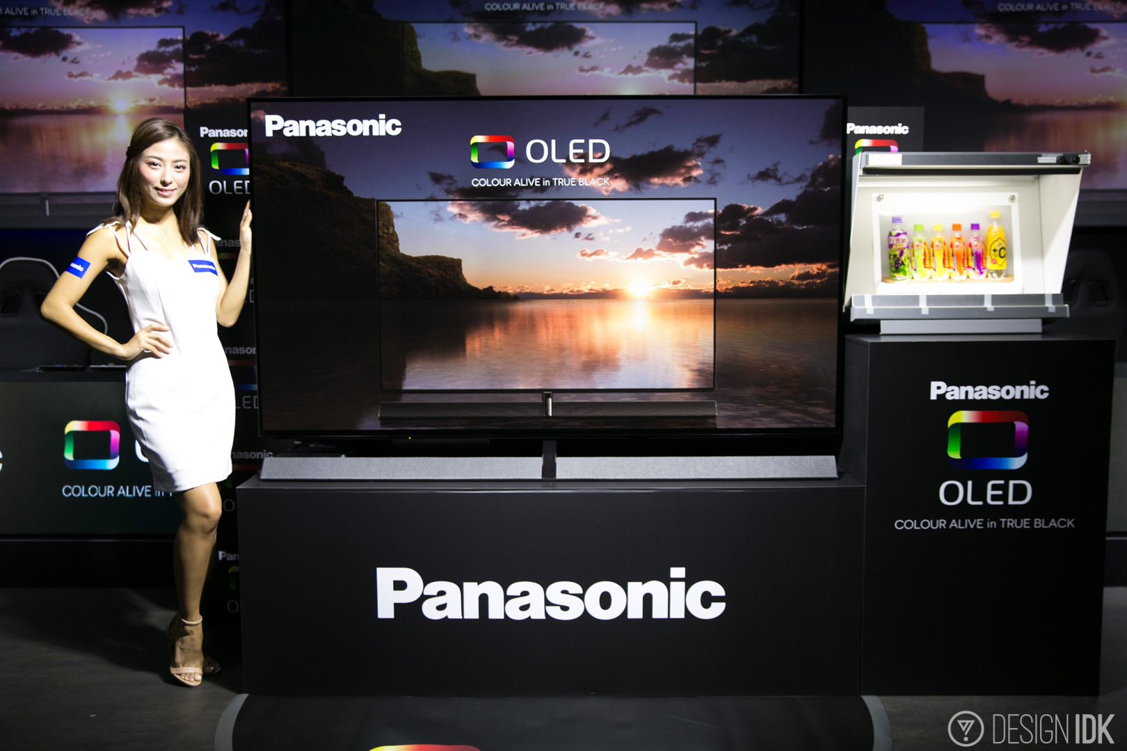Panasonic EZ1000系列 OLED电视 77寸终于出